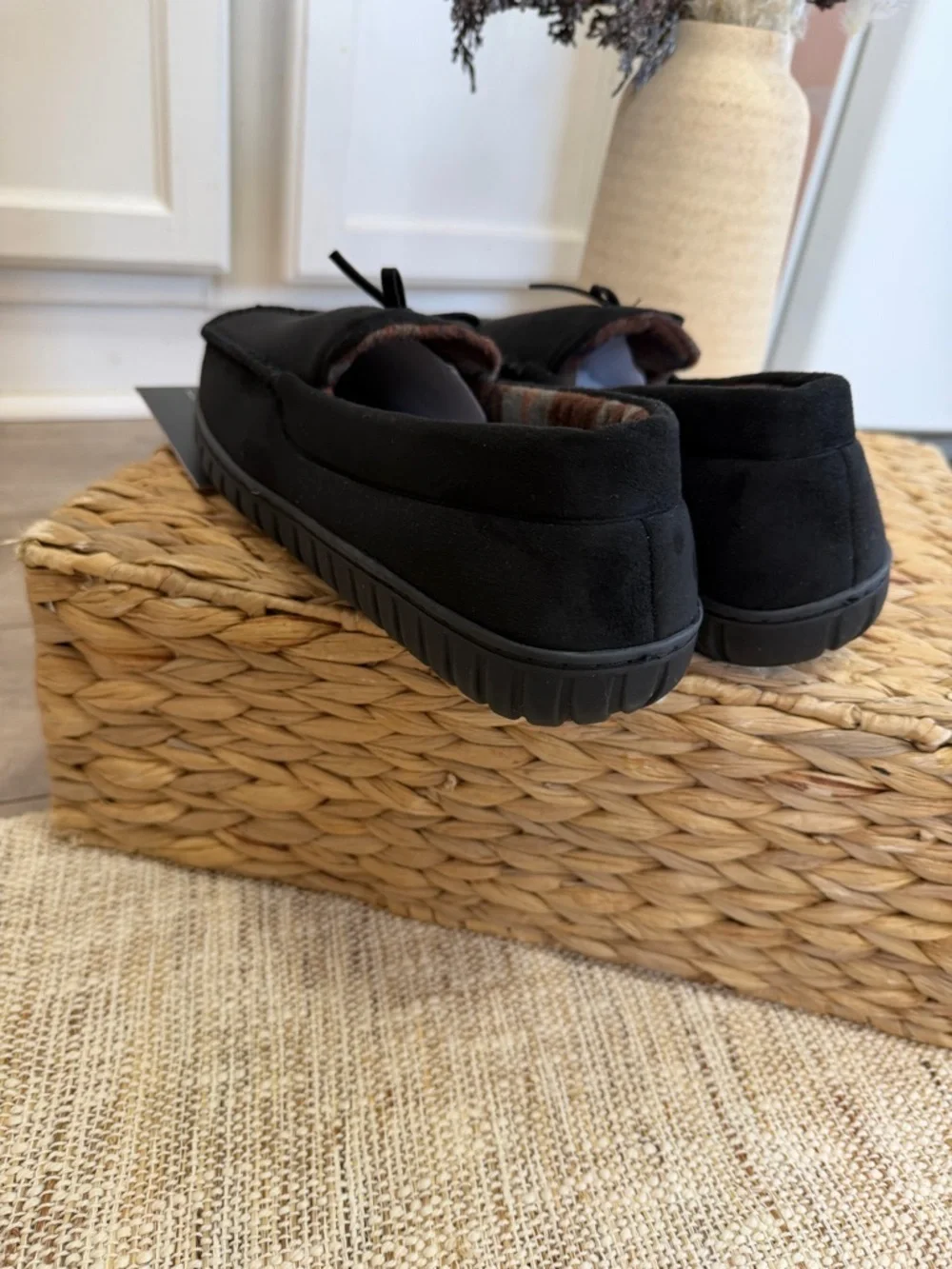 New Men’s Luxury Black Moccasin Slippers Size Medium Amity Moccasin Slippers